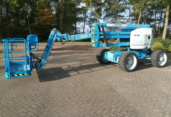 Kloubová plošina diesel 18m